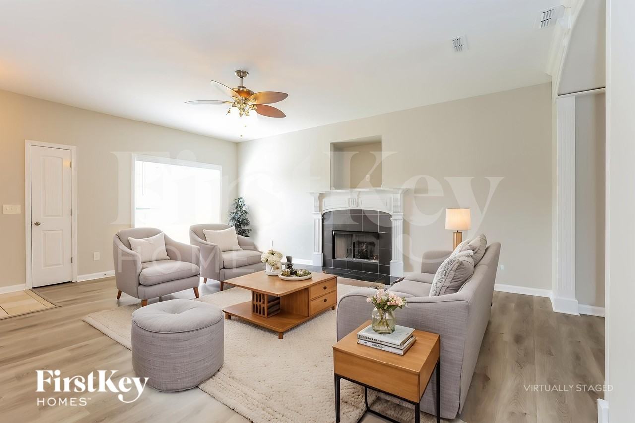 1934 Shafer Dr - Photo 4 of 18