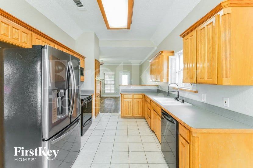 6733 Lucas Ln - Photo 5 of 15