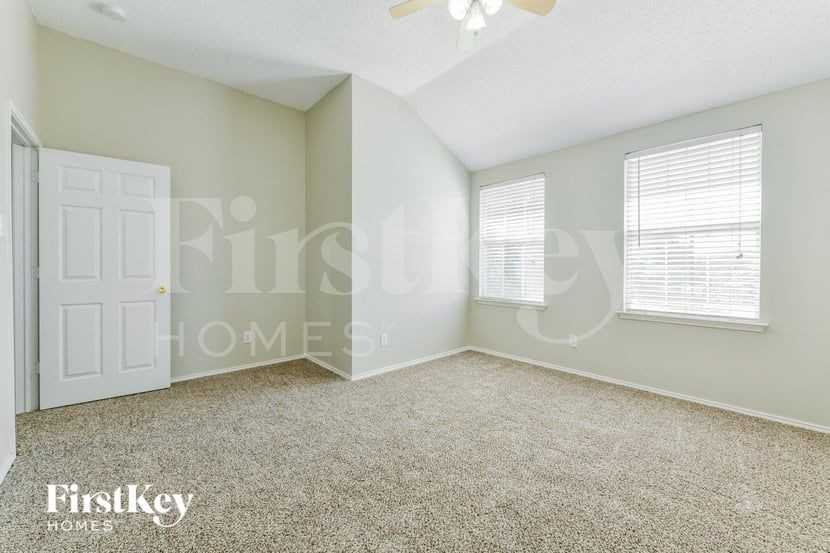 6733 Lucas Ln - Photo 7 of 15