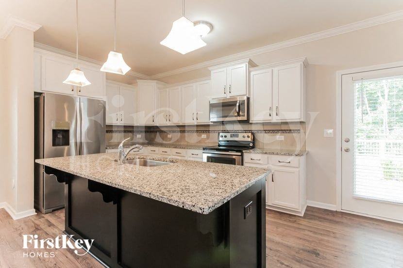 3815 Streamside Dr - Photo 6 of 15