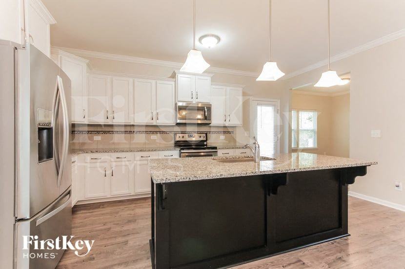3815 Streamside Dr - Photo 7 of 15