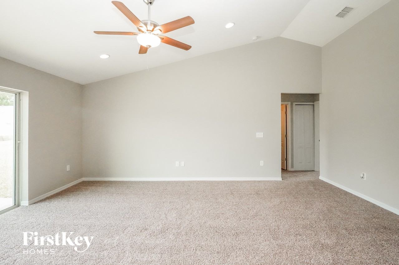 444 Lanham Dr - Photo 5 of 15