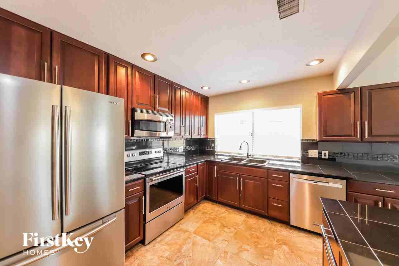 3533 W Phelps Rd - Photo 7 of 15
