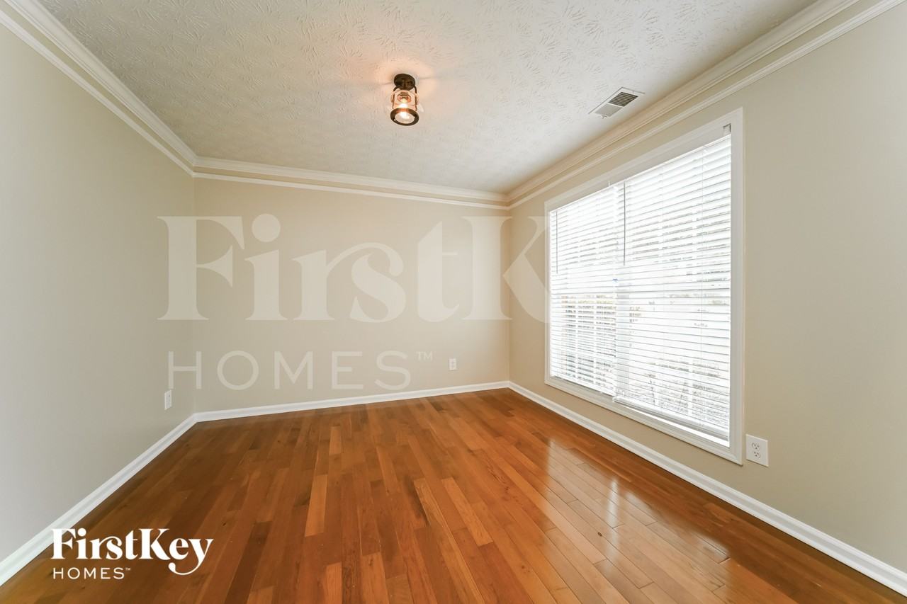 9093 Ashton Rd - Photo 7 of 15