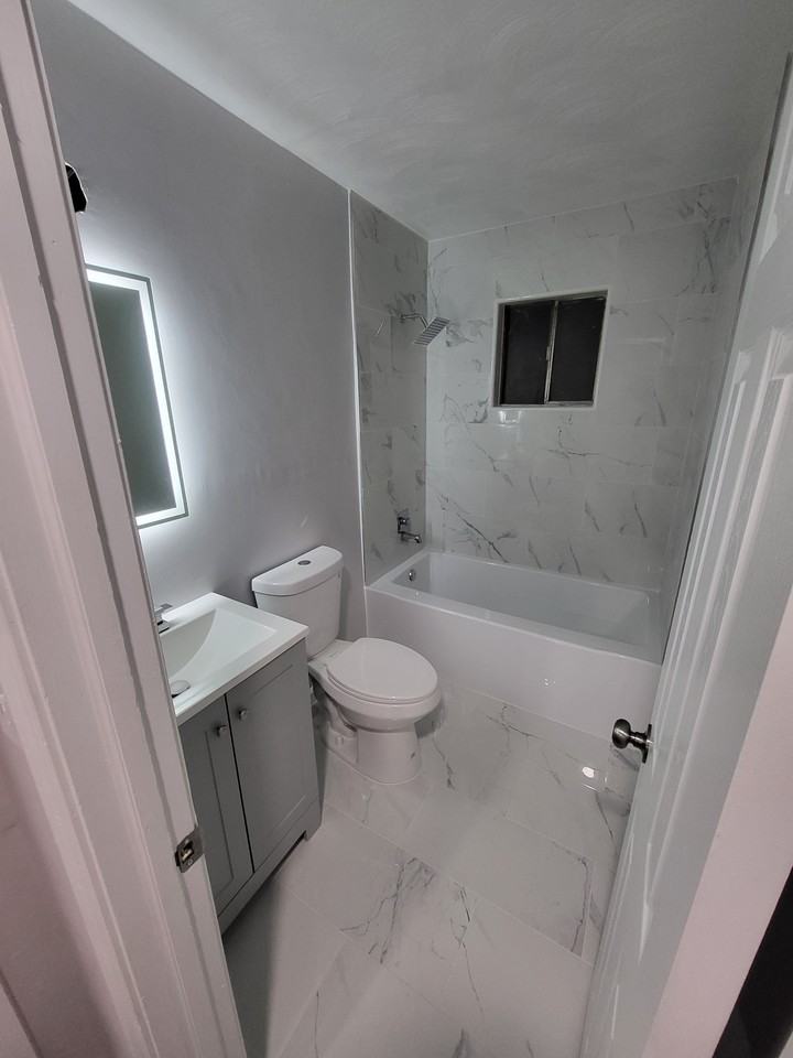 6215 Edward St #B - Photo 5 of 7
