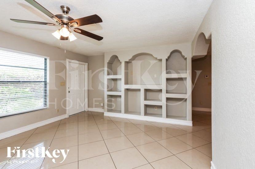 1105 Arthur Ave - Photo 4 of 15