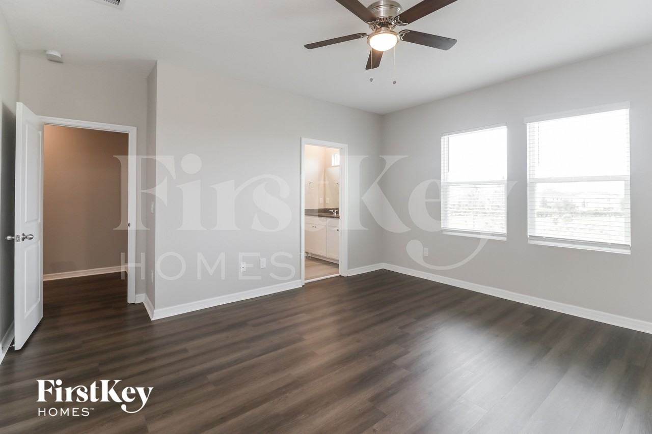 34088 White Fountain Ct - Photo 7 of 15