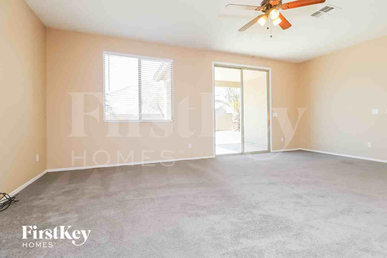 7708 S 68th Dr - Photo 3 of 15