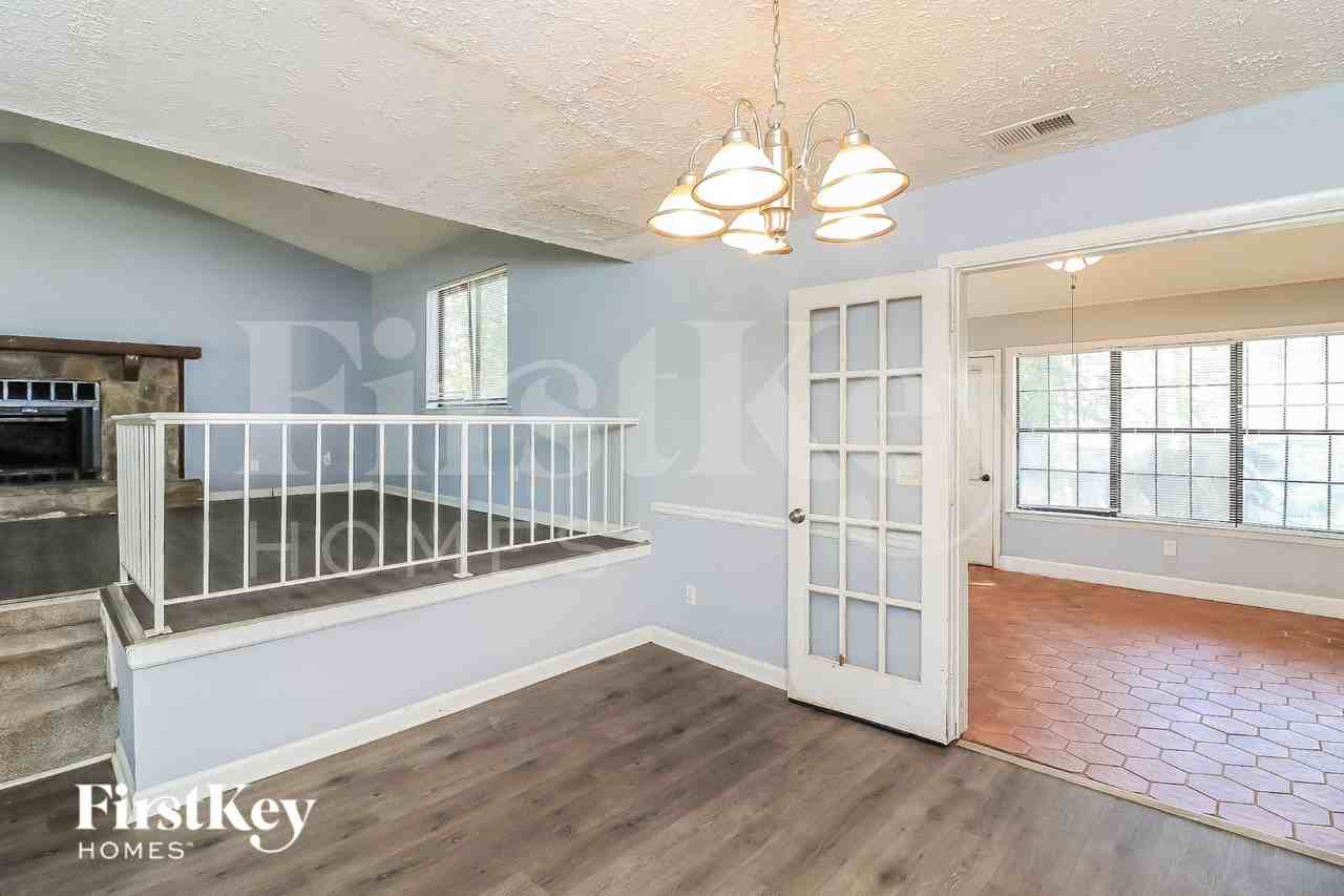 1060 Forest Path - Photo 5 of 15