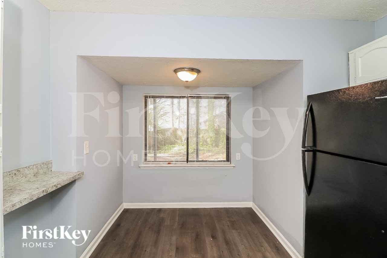 1060 Forest Path - Photo 6 of 15