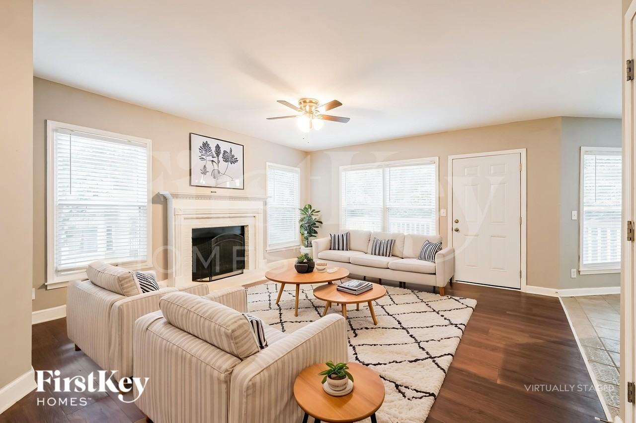 1520 Maplewood Ct - Photo 4 of 19