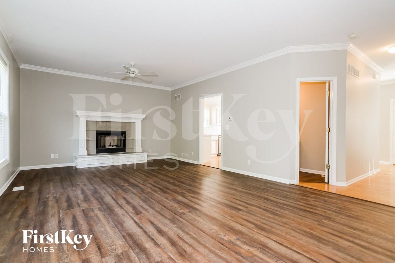 16036 S Avalon St - Photo 4 of 15