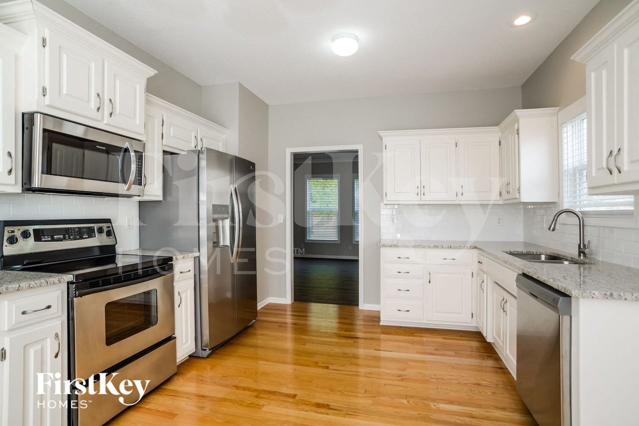 16036 S Avalon St - Photo 6 of 15