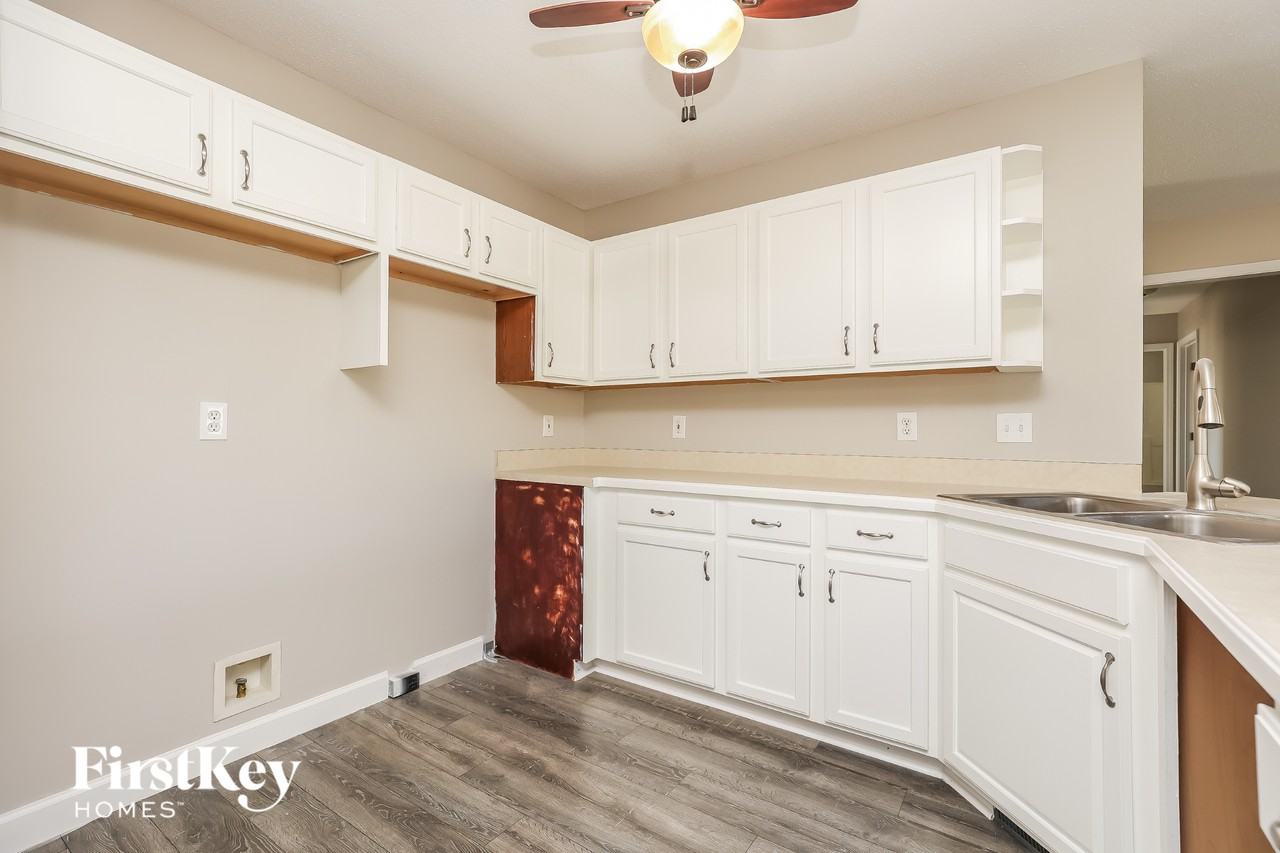 3860 Man O War Blvd - Photo 6 of 15