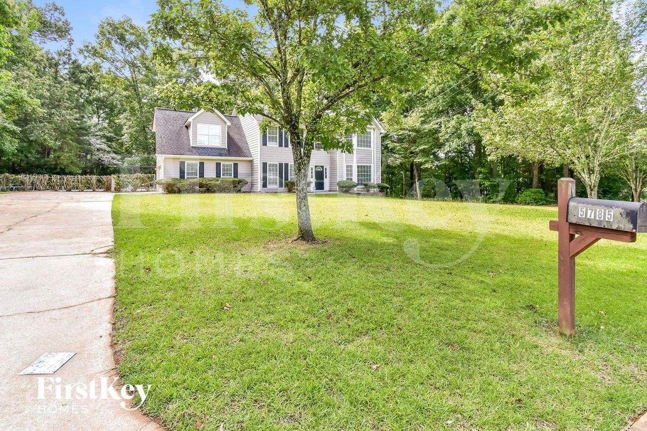 5785 Shoal Creek Dr - Photo 2 of 15