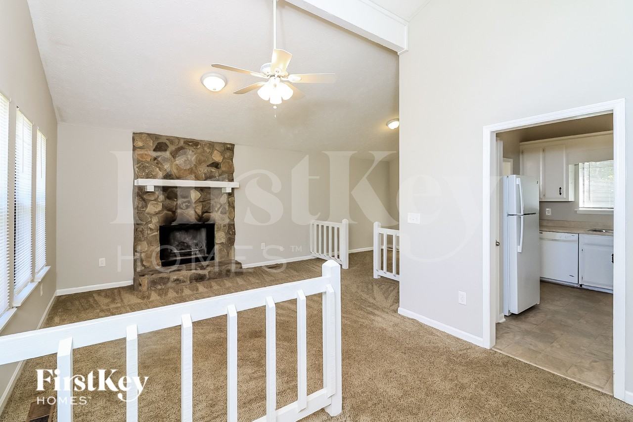 3201 Delhi Dr - Photo 3 of 15