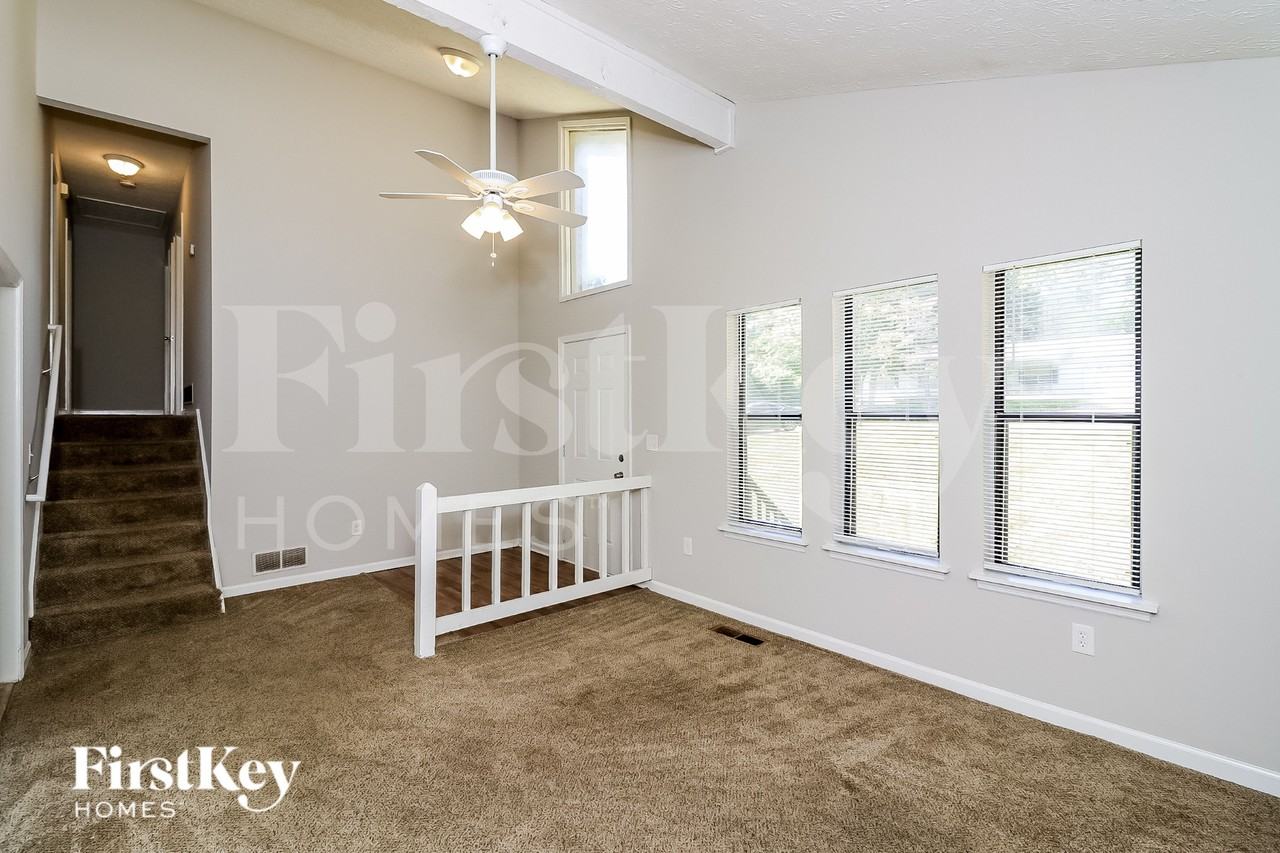 3201 Delhi Dr - Photo 4 of 15