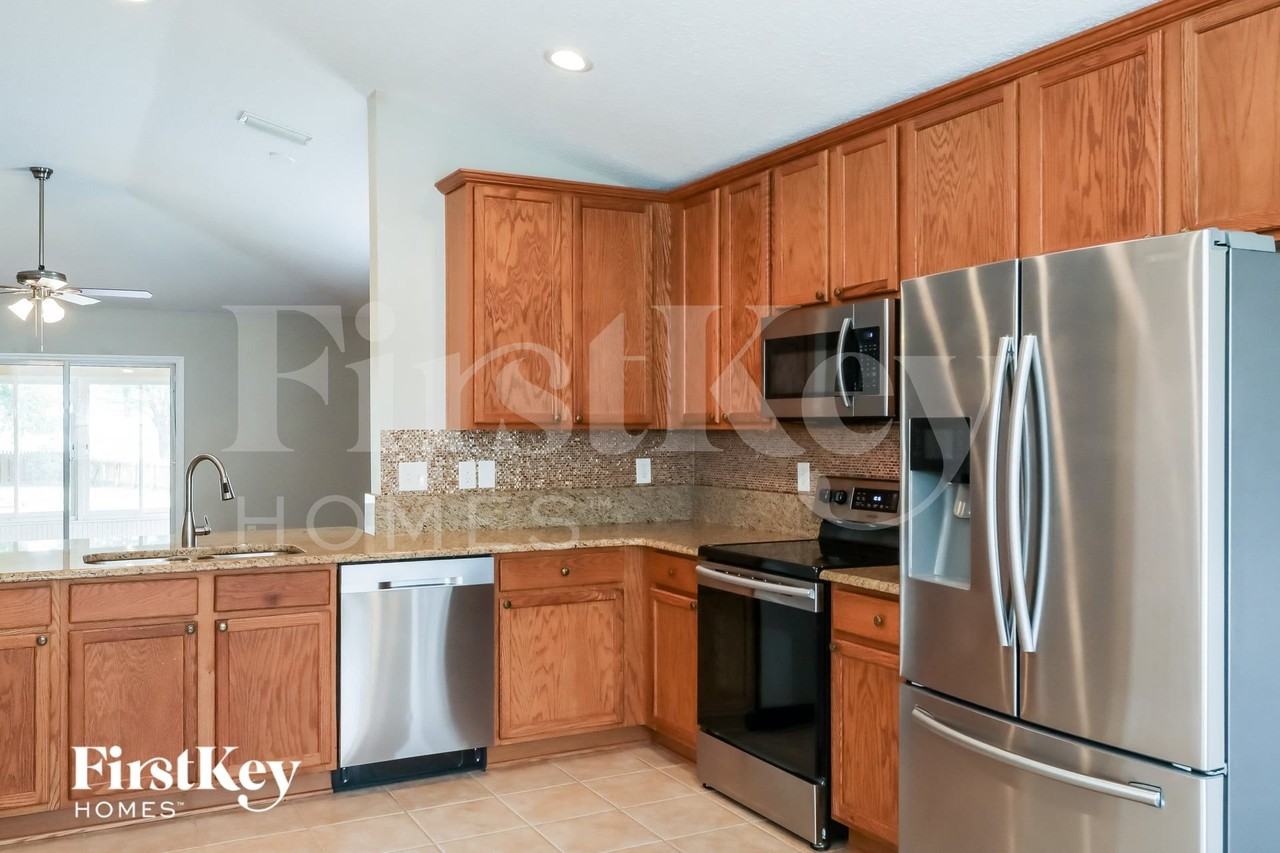 1105 Beckingham Dr - Photo 5 of 16