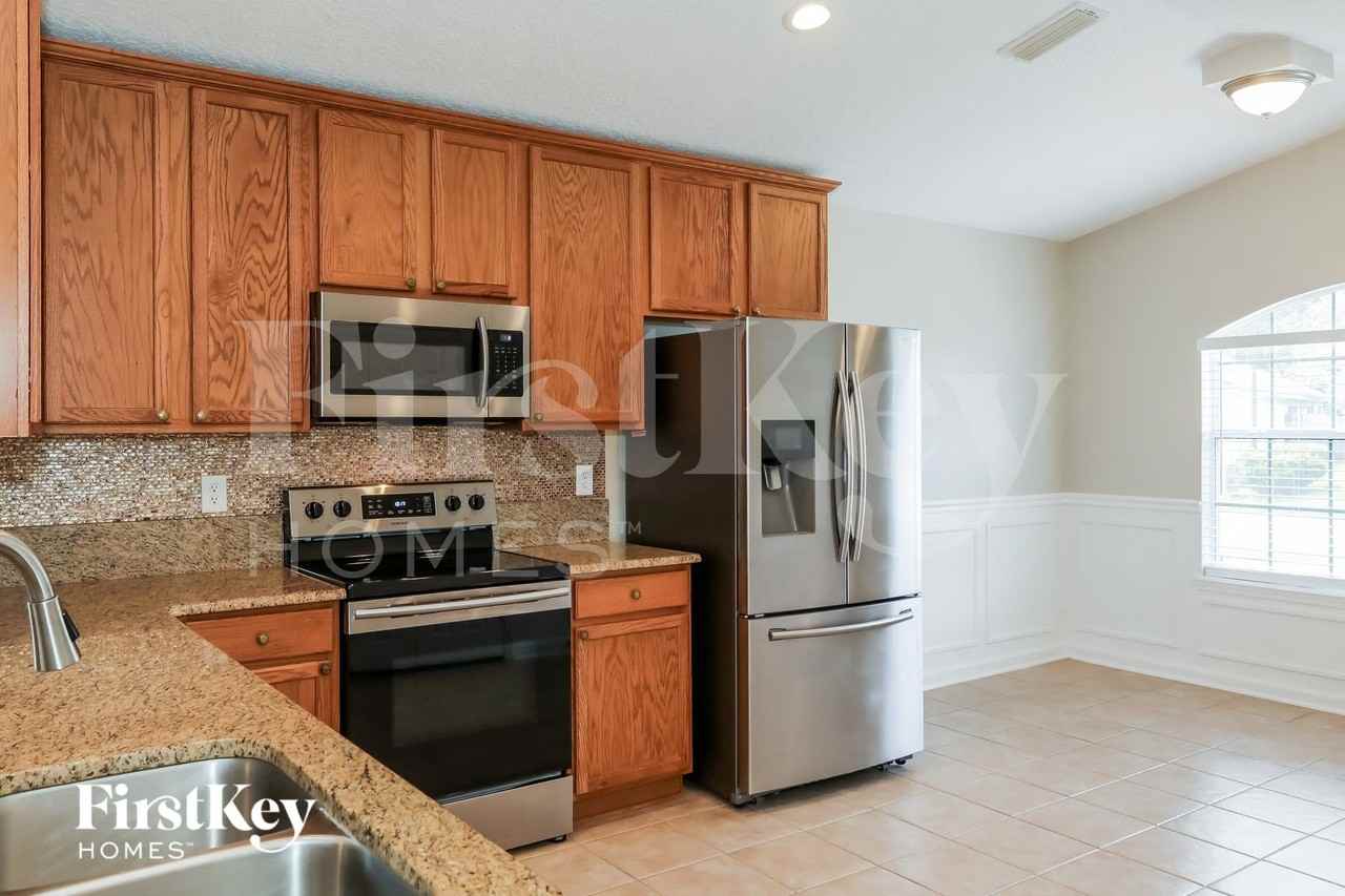 1105 Beckingham Dr - Photo 6 of 16