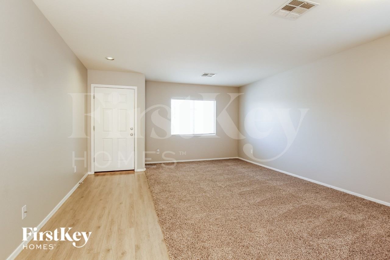 11597 W Vogel Ave - Photo 2 of 16
