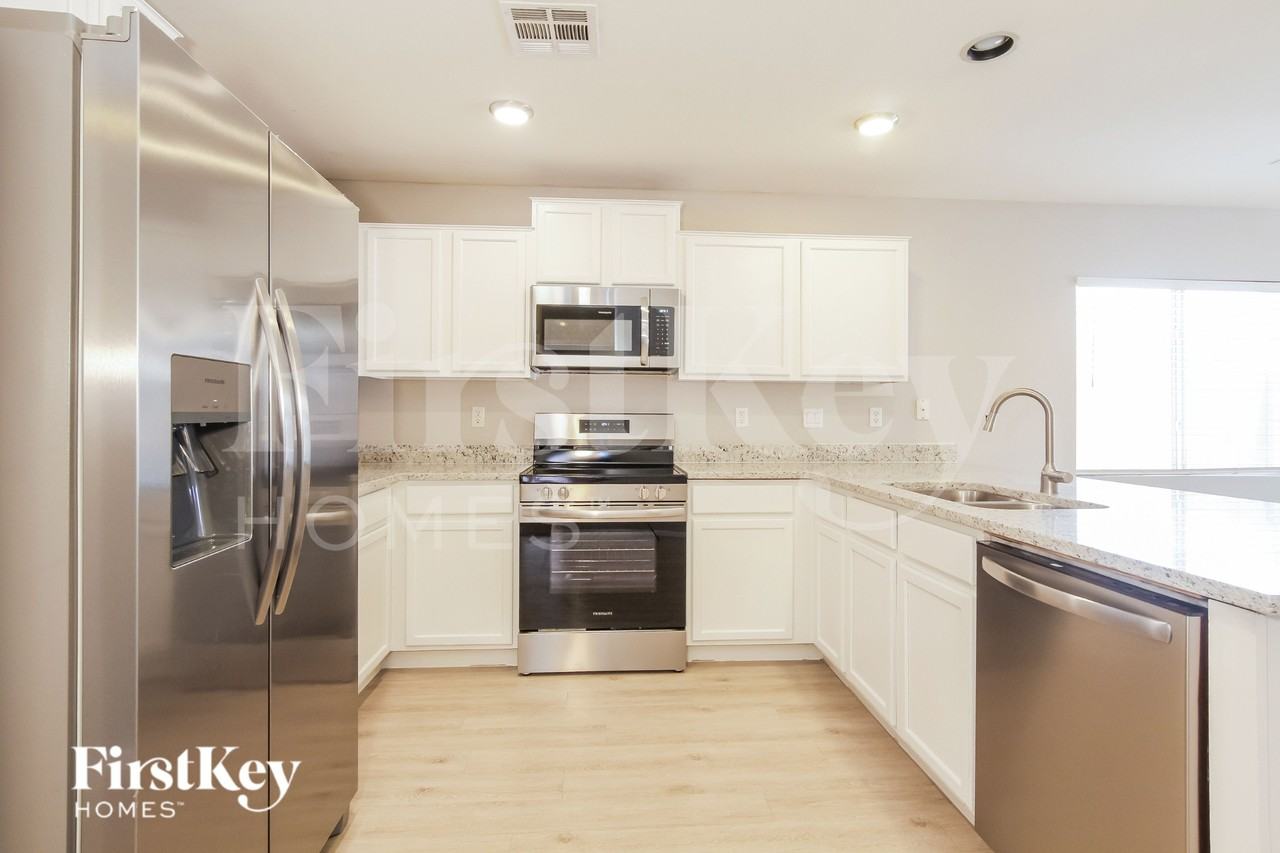 11597 W Vogel Ave - Photo 6 of 16