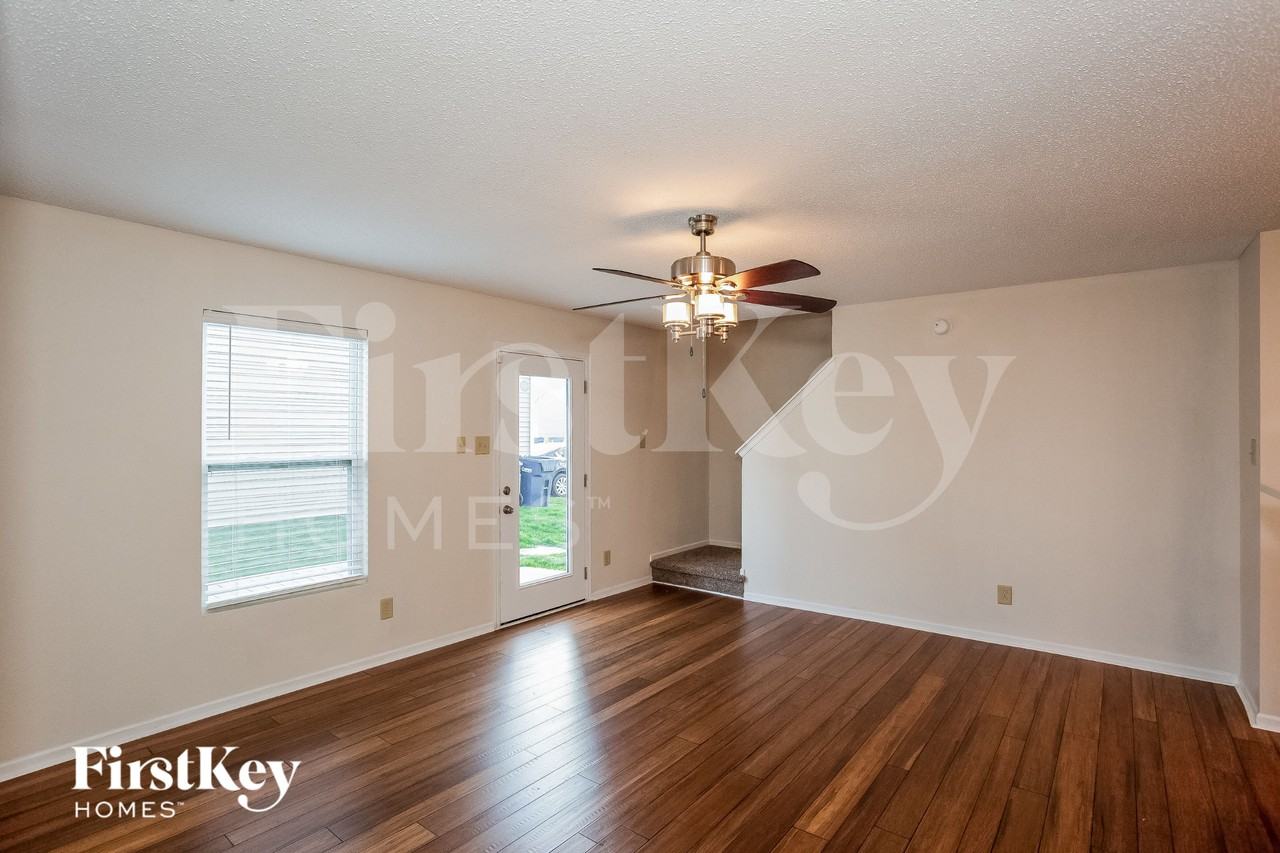 15393 Border Dr - Photo 3 of 18