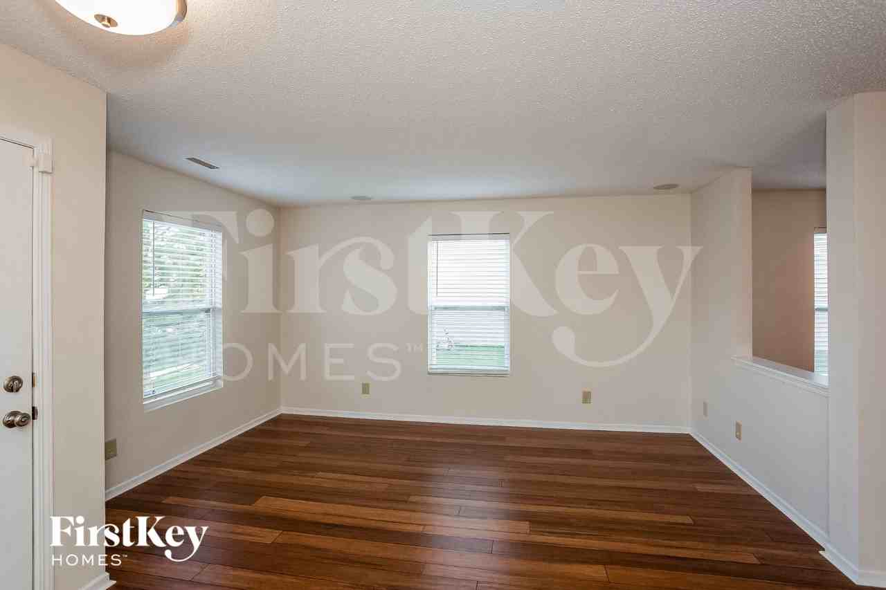 15393 Border Dr - Photo 5 of 18