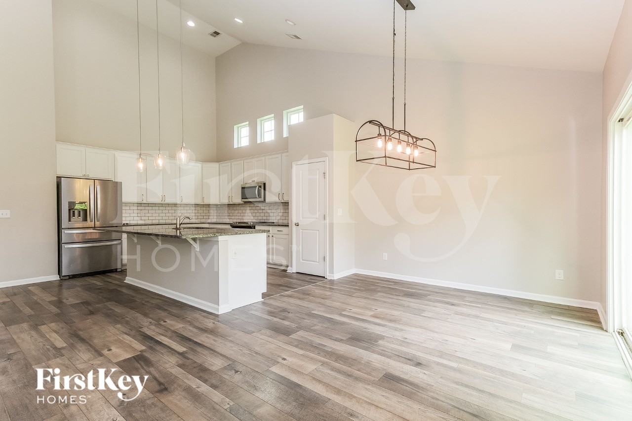 447 Stonefield Cir - Photo 2 of 19