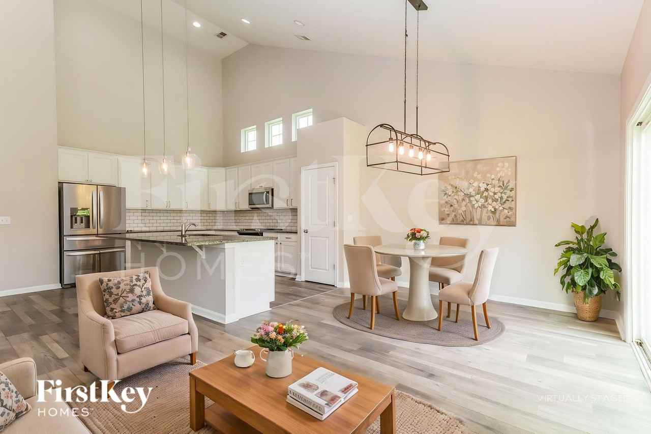 447 Stonefield Cir - Photo 3 of 19