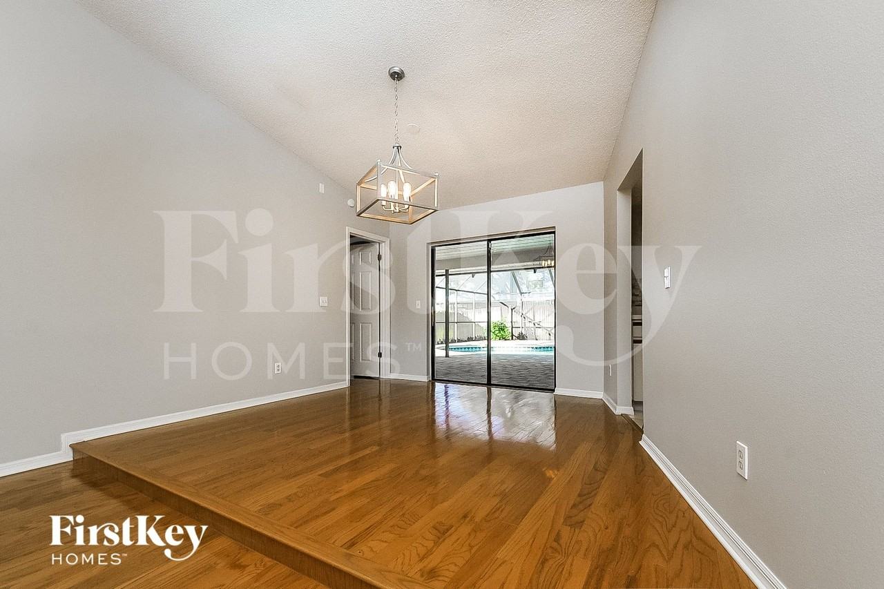 2720 Briarpatch Dr - Photo 4 of 15