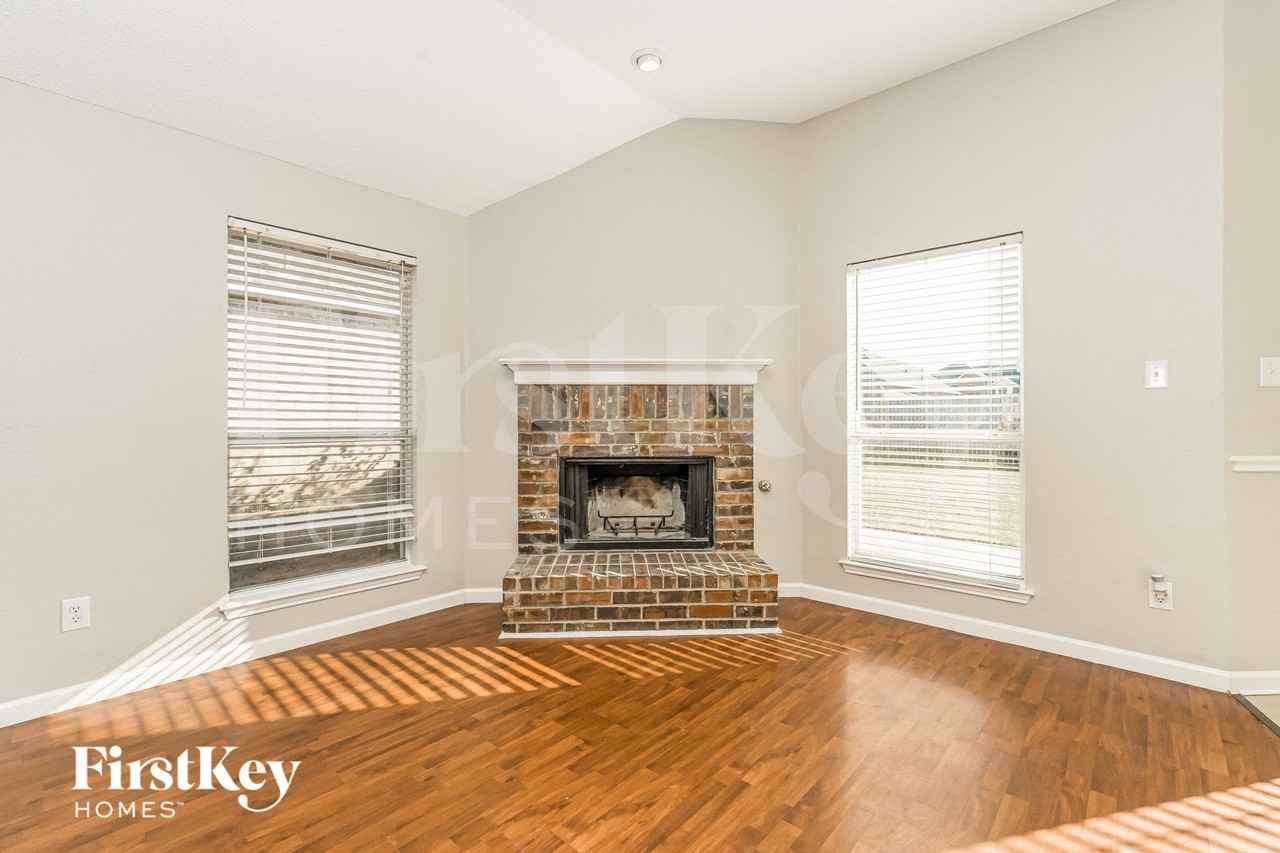 3202 Morning Dove Ln - Photo 3 of 16