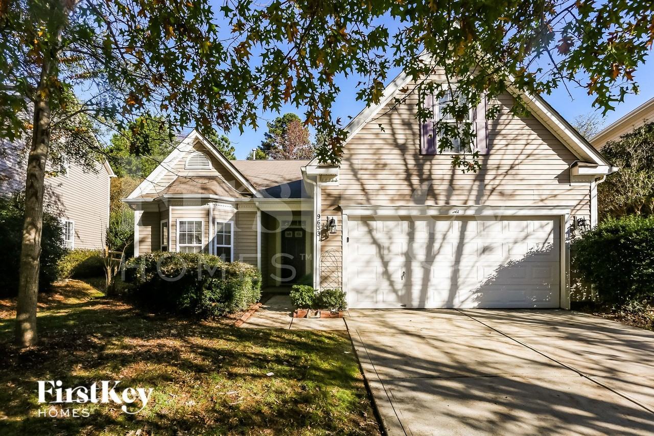 9633 Waltham Ct - Photo 2 of 15