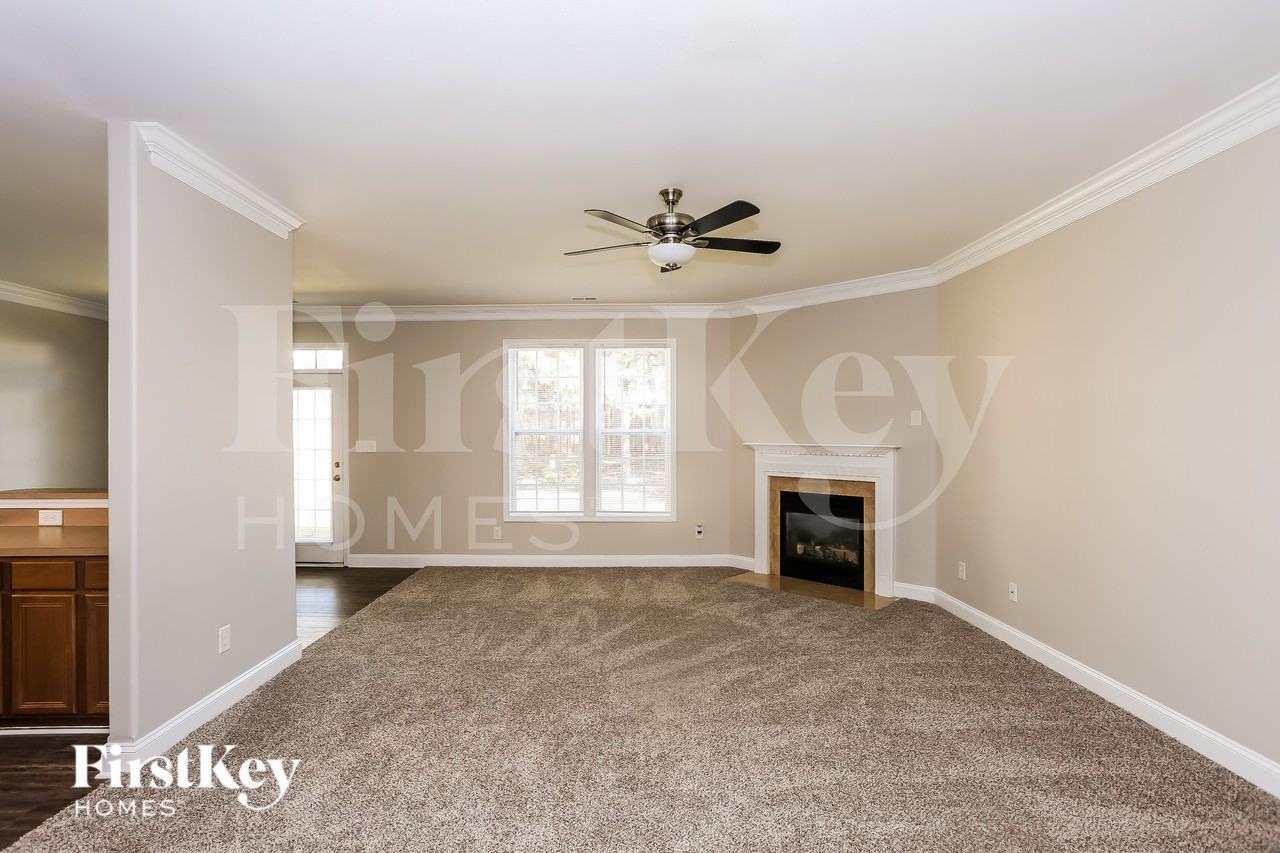 9633 Waltham Ct - Photo 5 of 15