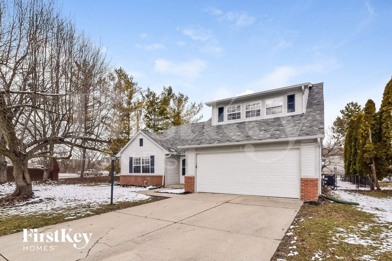 11704 Grenadier Ln - Photo 2 of 15