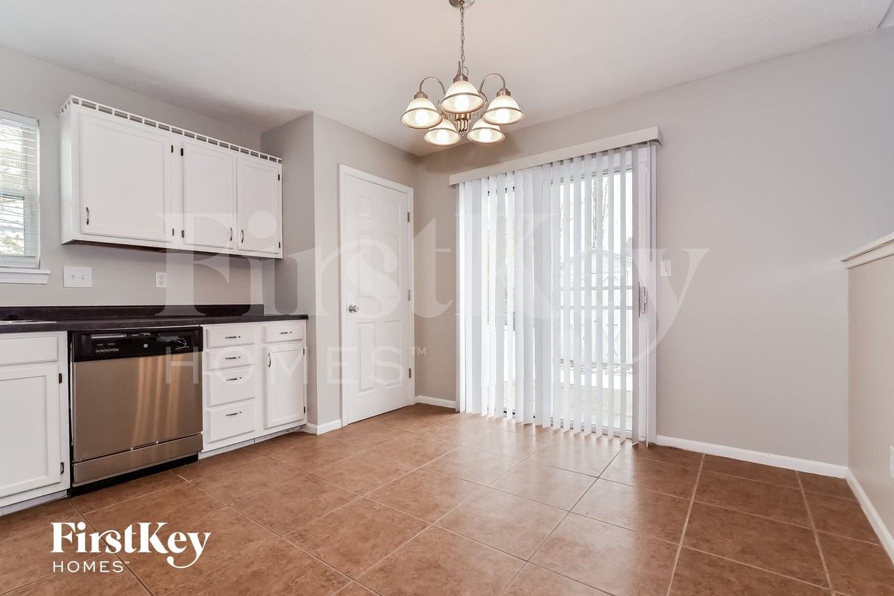 11704 Grenadier Ln - Photo 6 of 15
