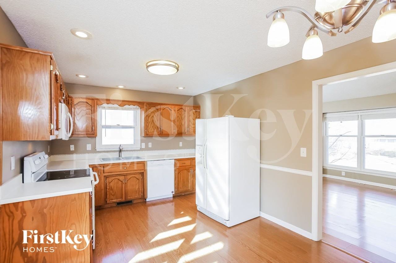 8837 Ne 74th Ter - Photo 7 of 15