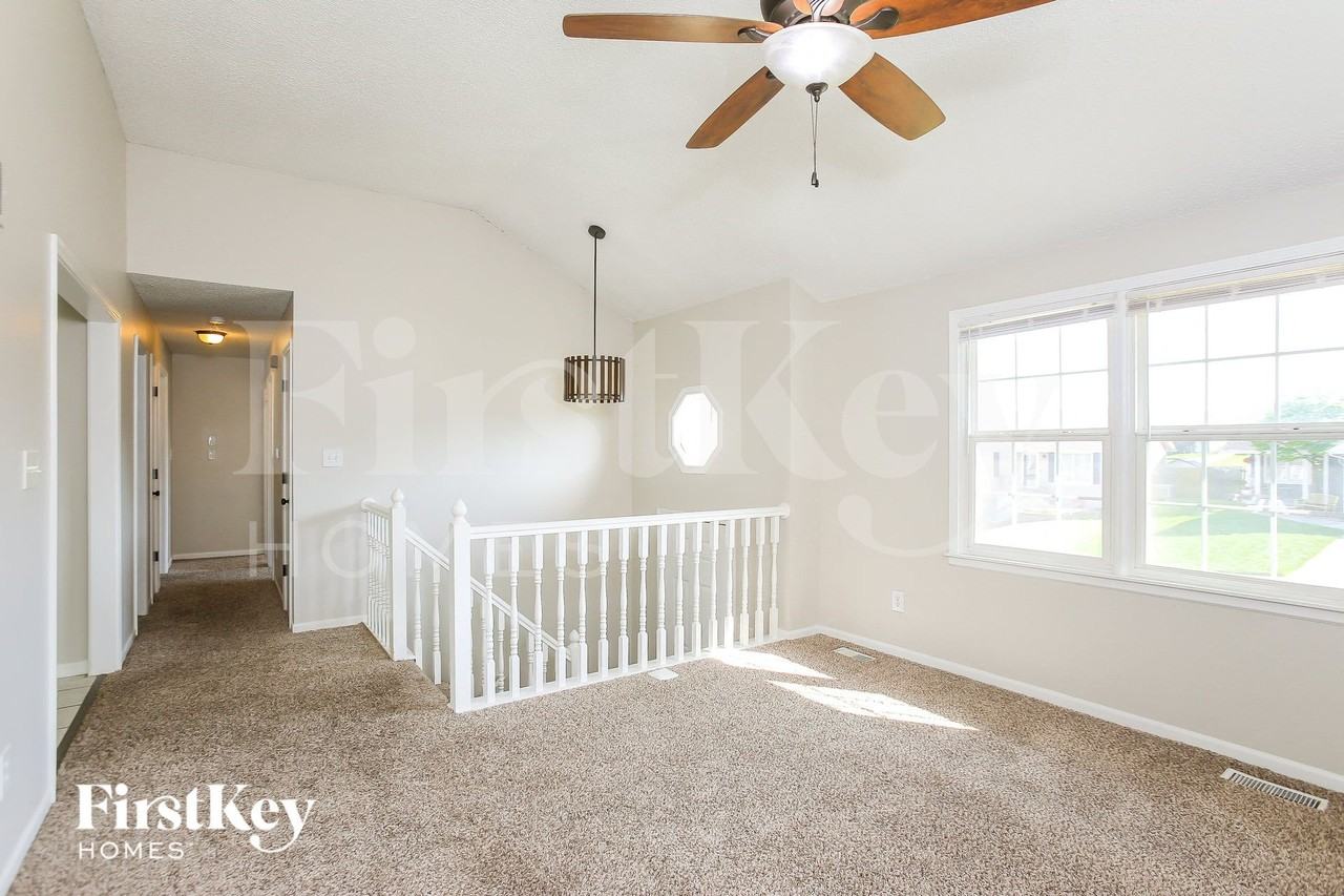 8652 Ne 110th St - Photo 4 of 15