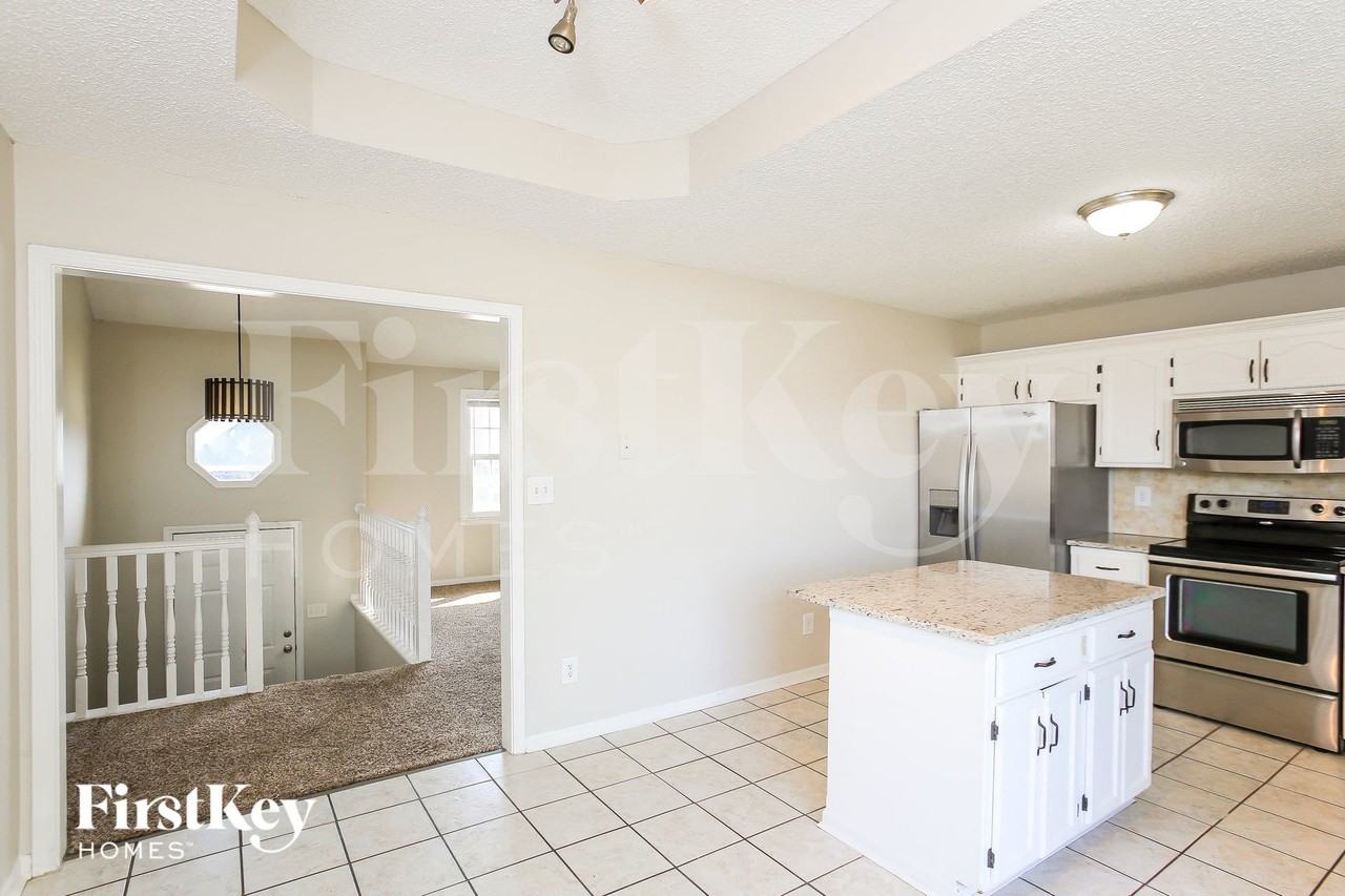 8652 Ne 110th St - Photo 5 of 15