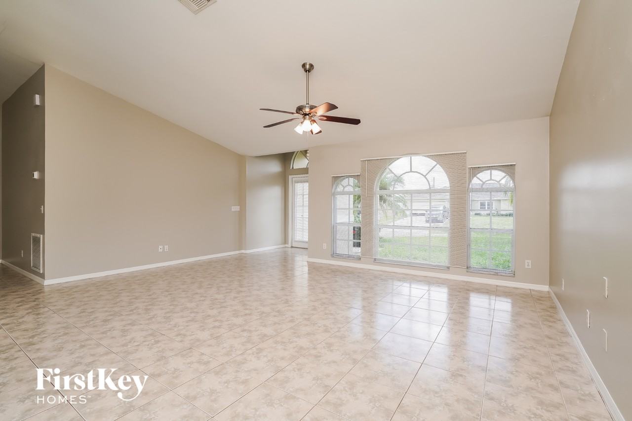 8381 Bahamas Rd - Photo 4 of 15