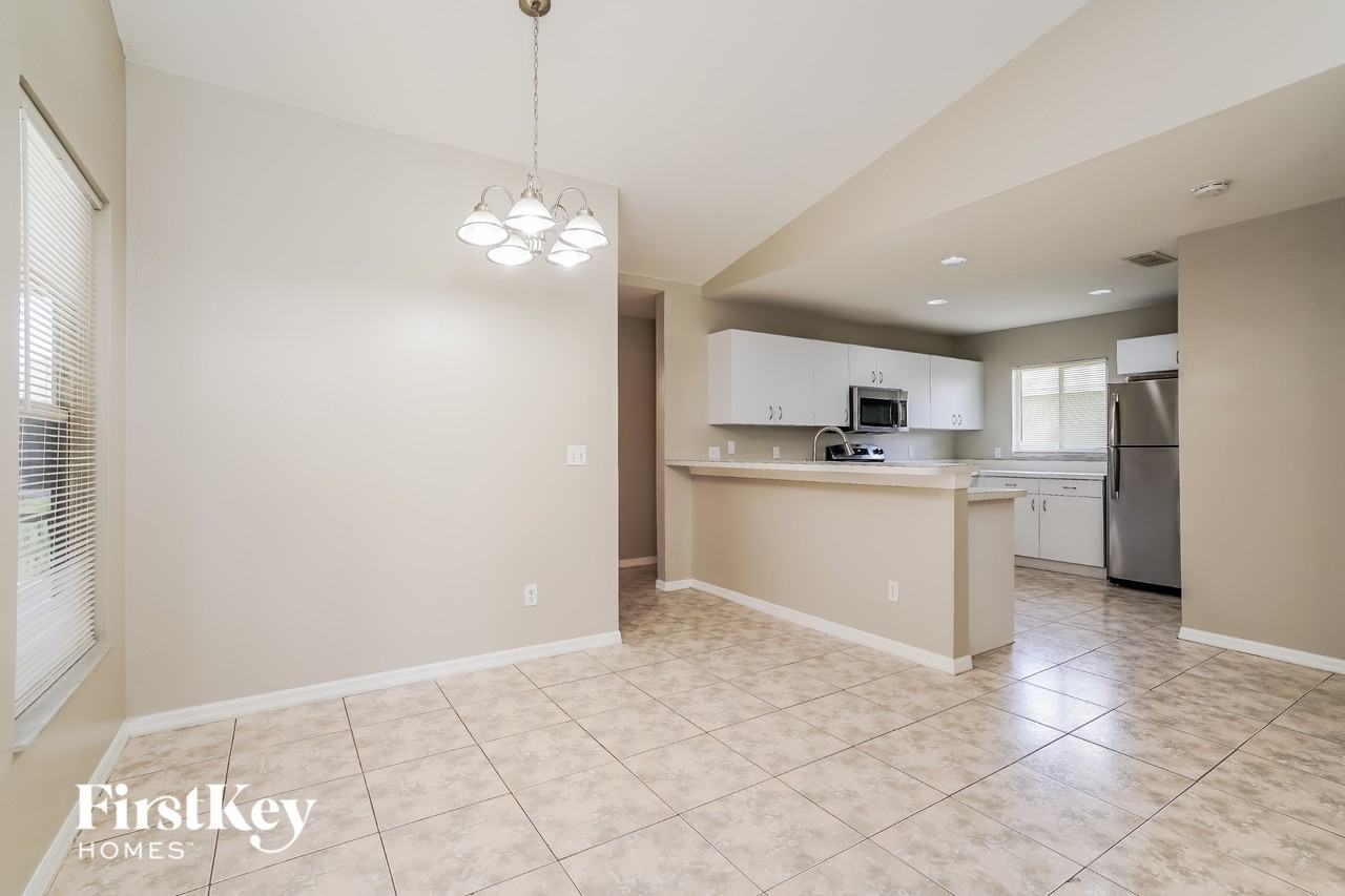 8381 Bahamas Rd - Photo 5 of 15
