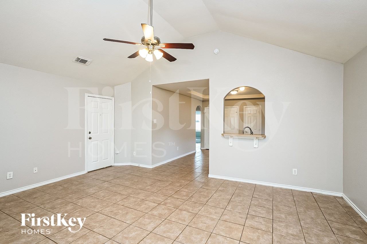 6267 Gillian Park Dr - Photo 5 of 18