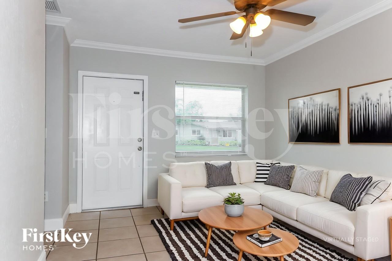6231 Nw 20th St - Photo 5 of 19