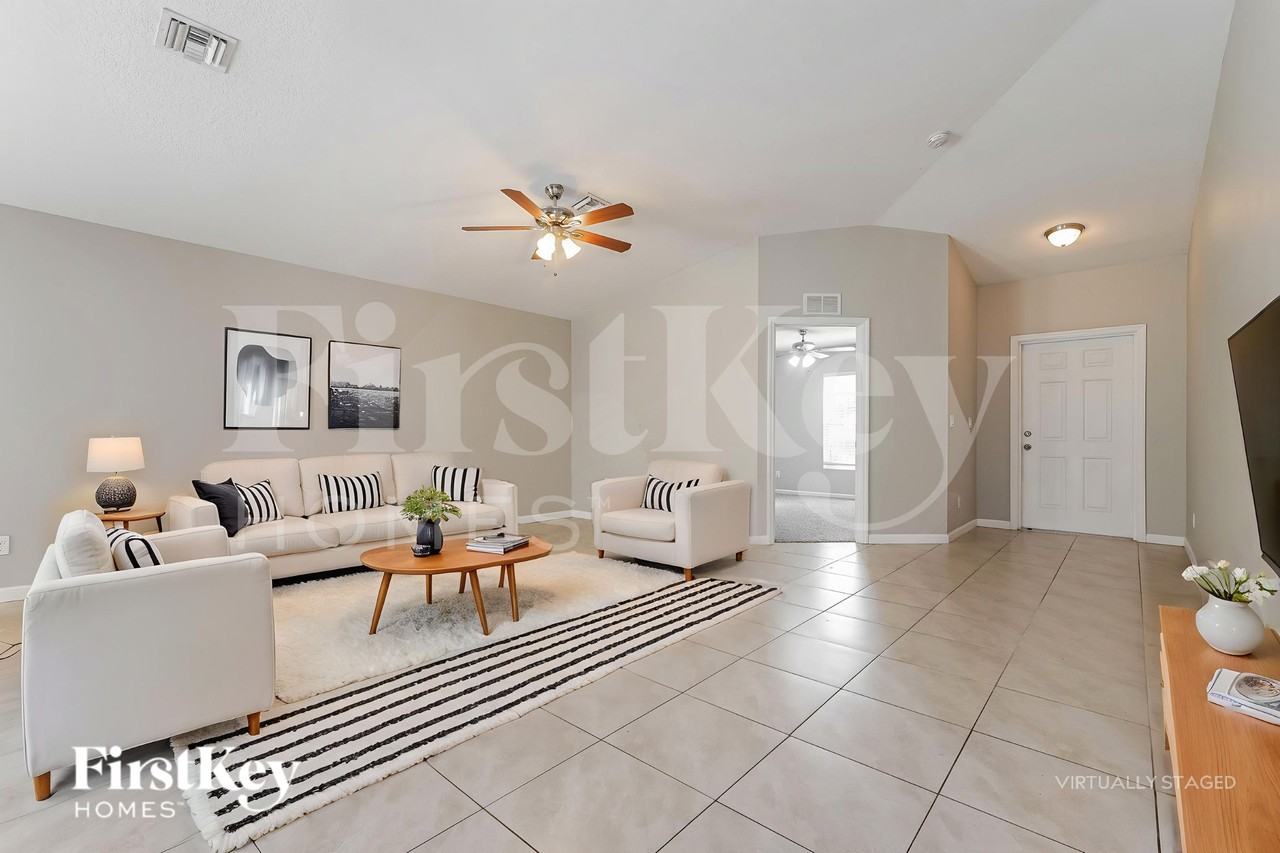 561 Se Brookside Ter - Photo 5 of 19