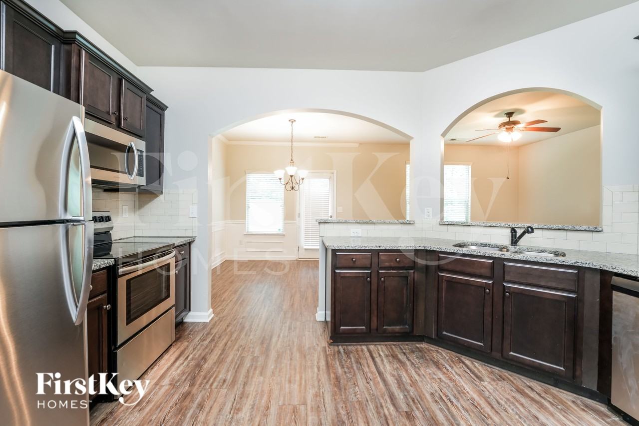 5493 Union Hill Ct - Photo 5 of 16