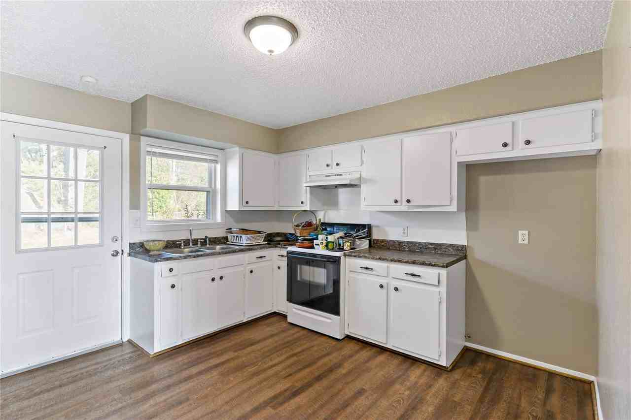 955 Taylor Dr #955 - Photo 2 of 11