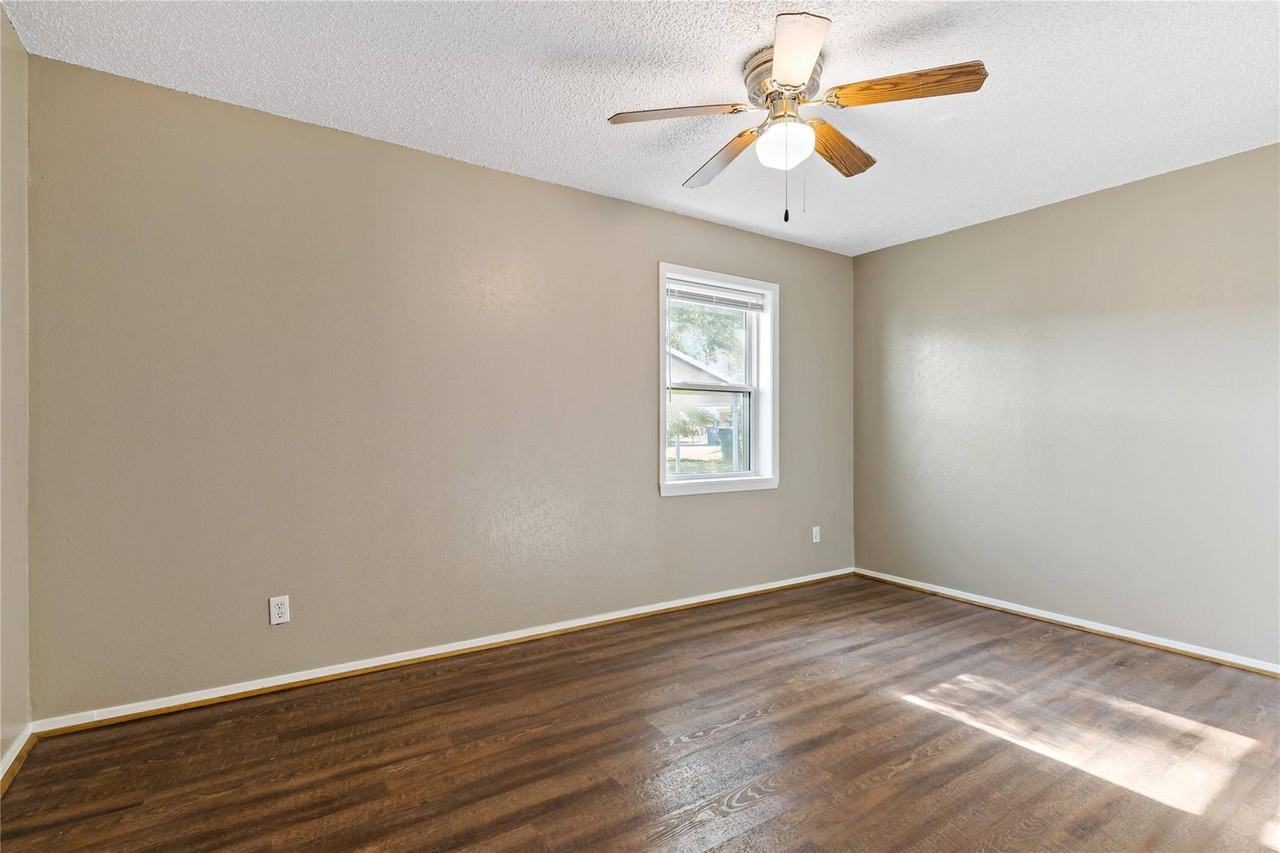 955 Taylor Dr #955 - Photo 3 of 11