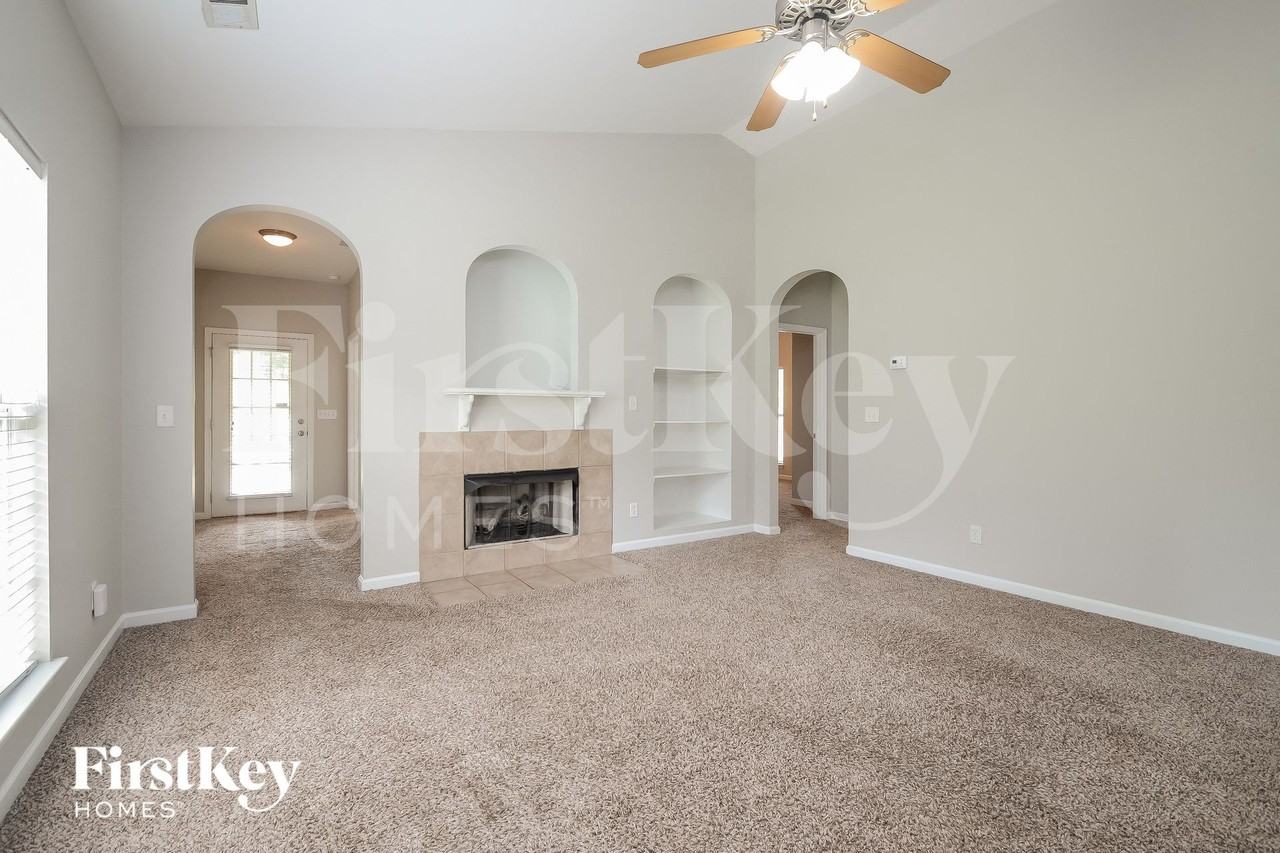 4872 Longmeadow Dr - Photo 3 of 15