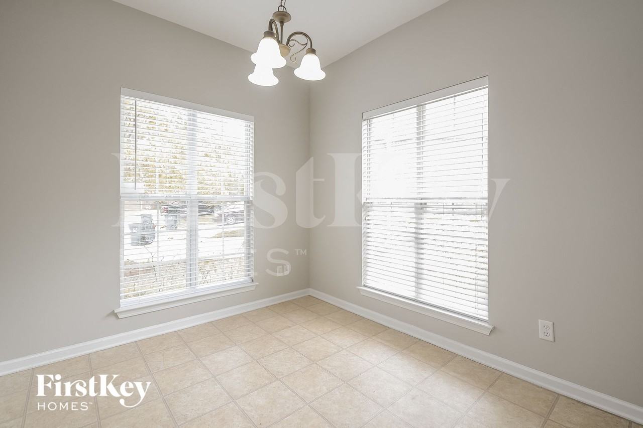 4872 Longmeadow Dr - Photo 5 of 15