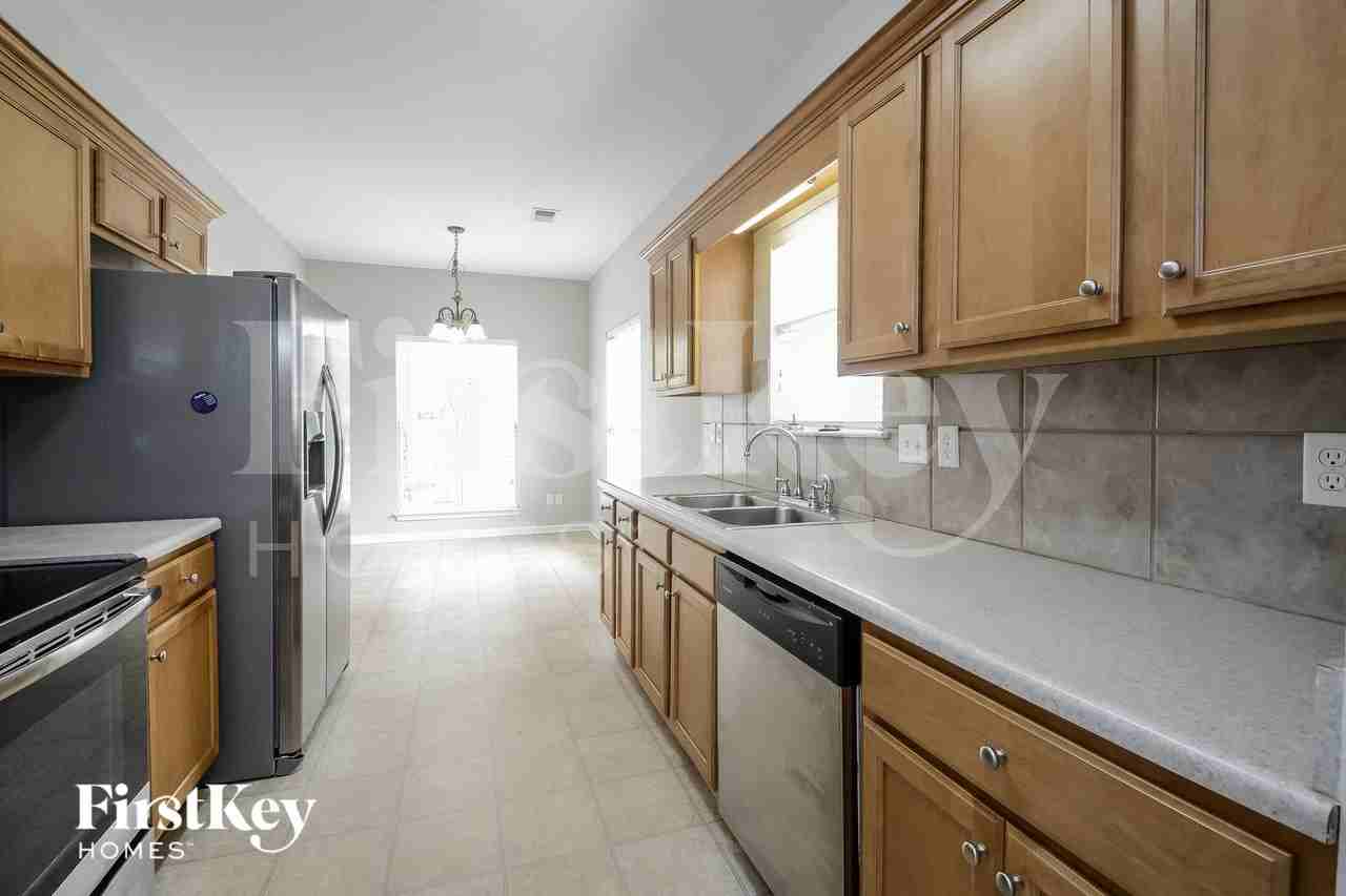 4872 Longmeadow Dr - Photo 6 of 15