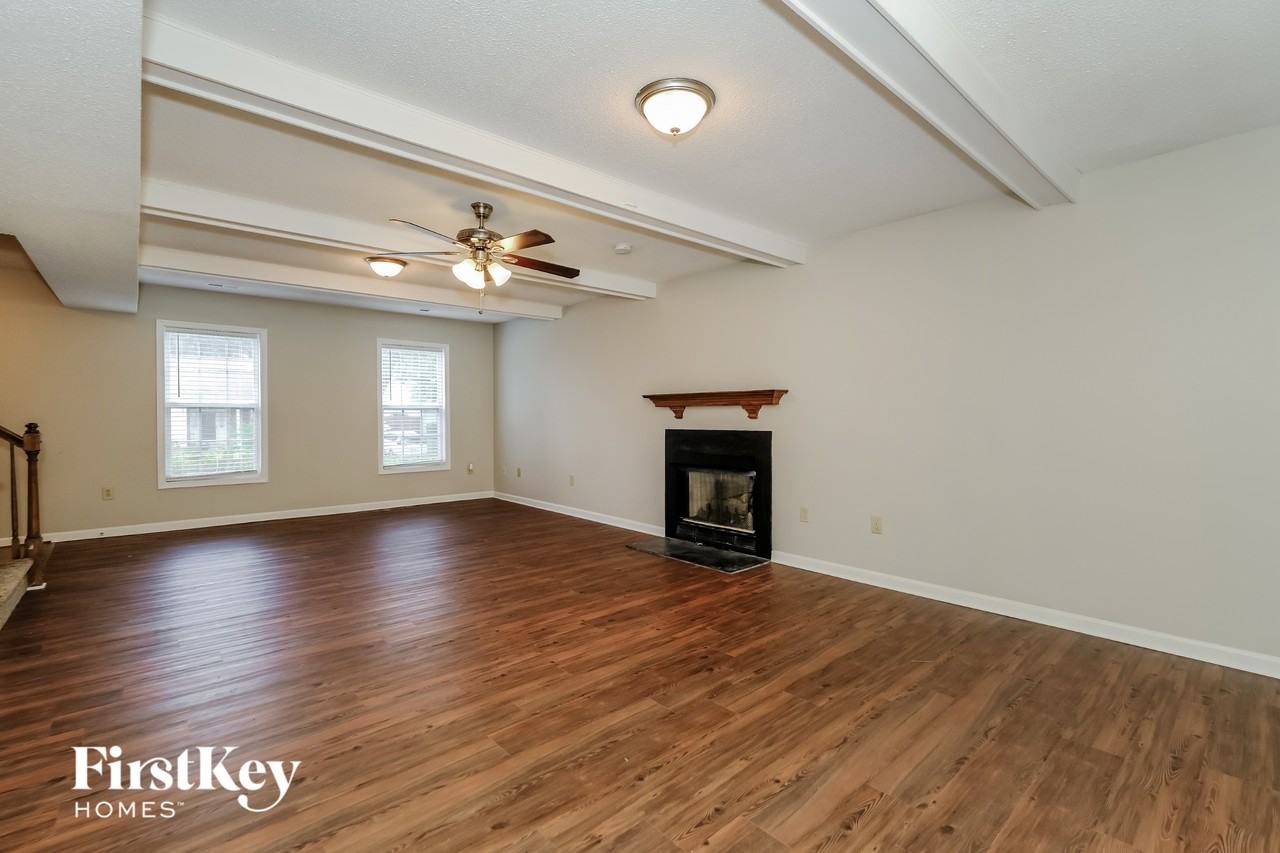 4600 Pine Cove Rd - Photo 3 of 15